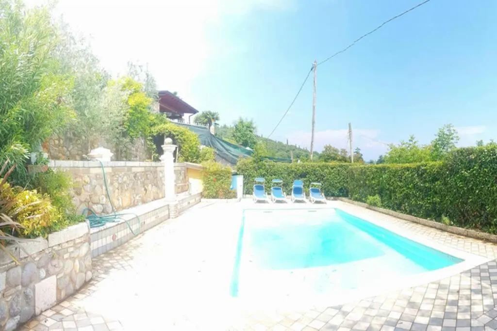 Villa Nel Verde Ai Ronchi, Gavardo.