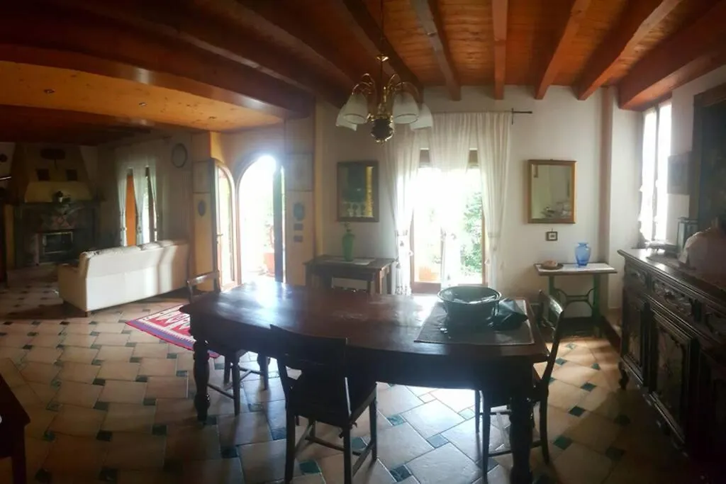 Villa Nel Verde Ai Ronchi, Gavardo. Italy
