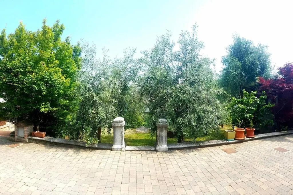 Villa Nel Verde Ai Ronchi, Gavardo.