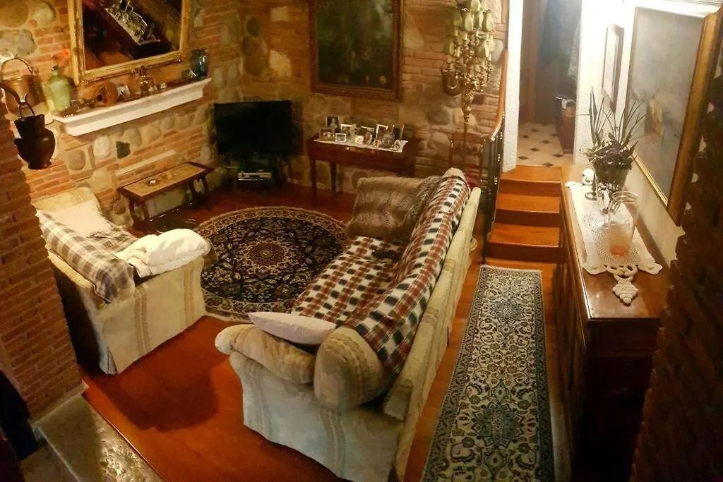 Villa Nel Verde Ai Ronchi, Gavardo.  Gavardo